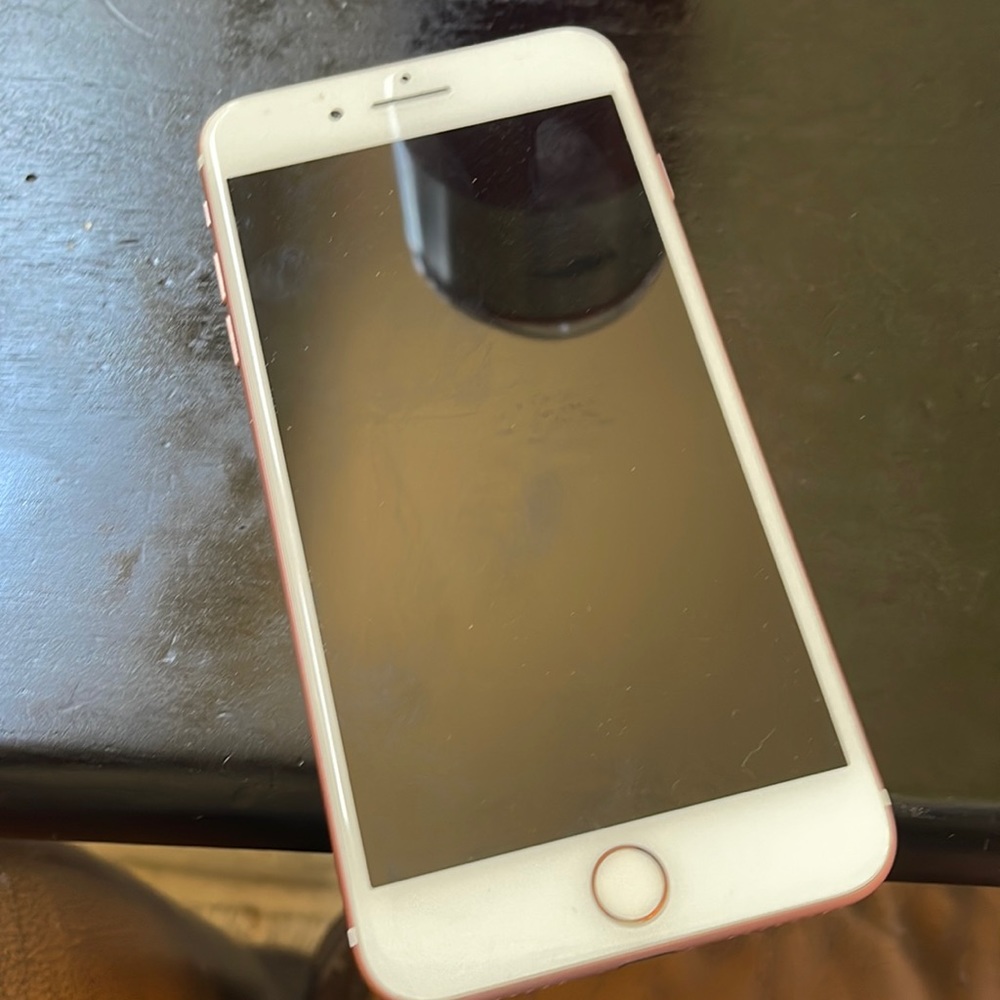 Rose gold iPhone 7 Plus